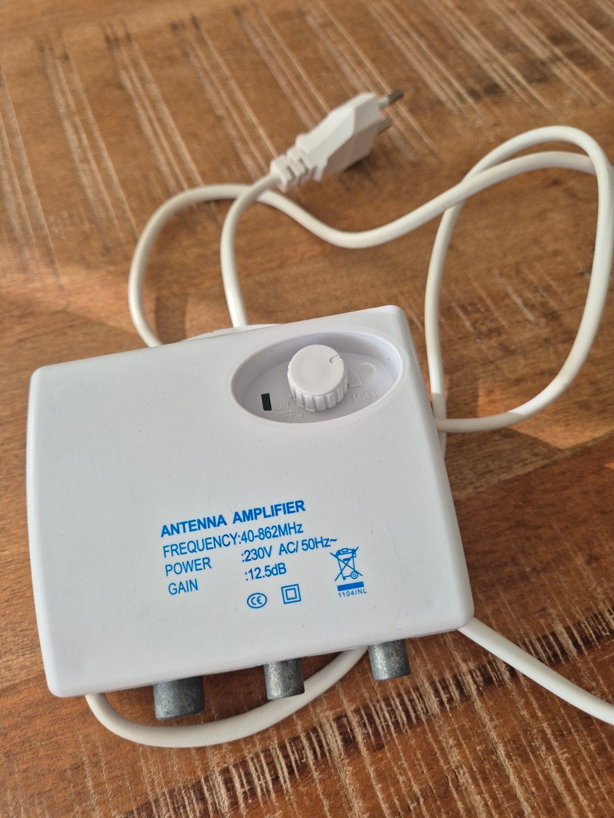 Antenne versterker 40-862MHz, 12.5dB gain, Ophalen of Verzenden, Gebruikt, Toebehoren