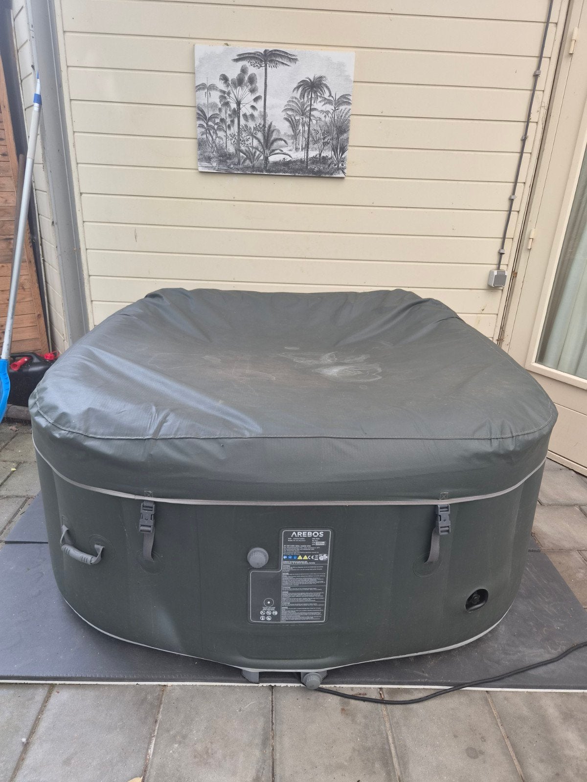 Arebos Opblaasbare Spa Jacuzzi - Zo goed als nieuw, Tuin en Terras, Bubbelbaden en Hottubs, Ophalen, Zo goed als nieuw, Afdekzeil