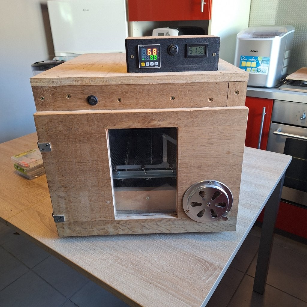 Halfautomatische broedkast, Geslacht onbekend, Overige soorten