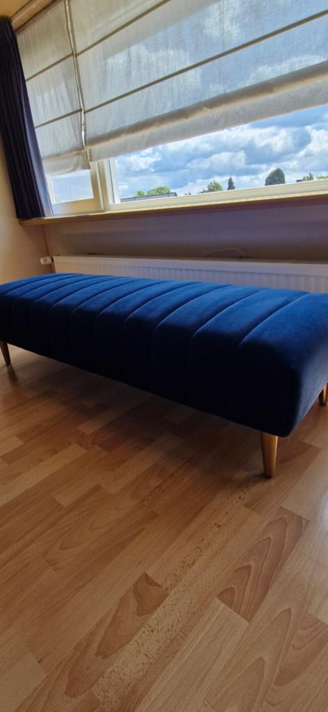 Slaapkamerbankje/ottoman bench in de kleur (velvet) blauw, Huis en Inrichting, Ophalen, 75 tot 100 cm, Eenpersoons, Minder dan 150 cm