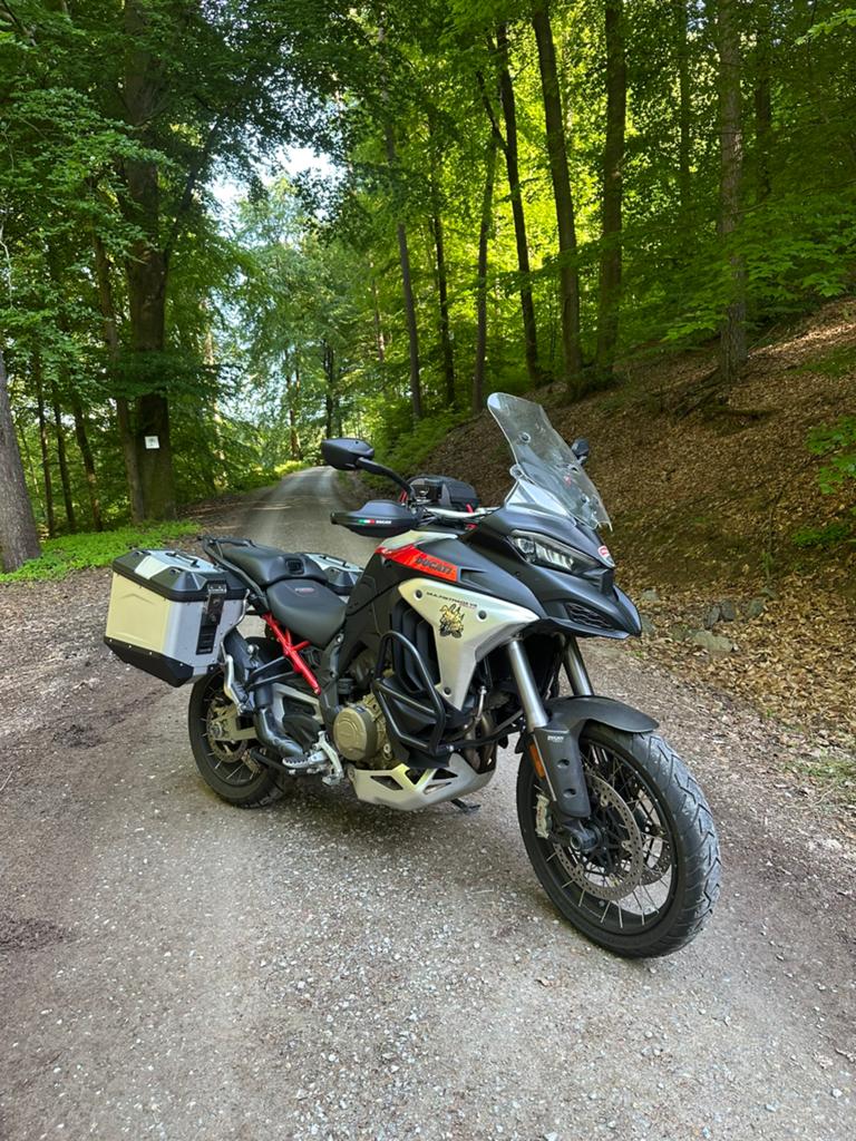 Multistrada v4 Rally., Particulier, Toermotor