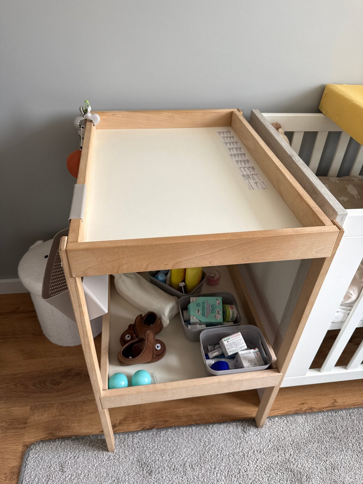 Houten Aankleedtafel met Opbergruimte, Kinderen en Baby's, Badjes en Verzorging, Overige merken, Gebruikt, Aankleedkussen, Ophalen of Verzenden