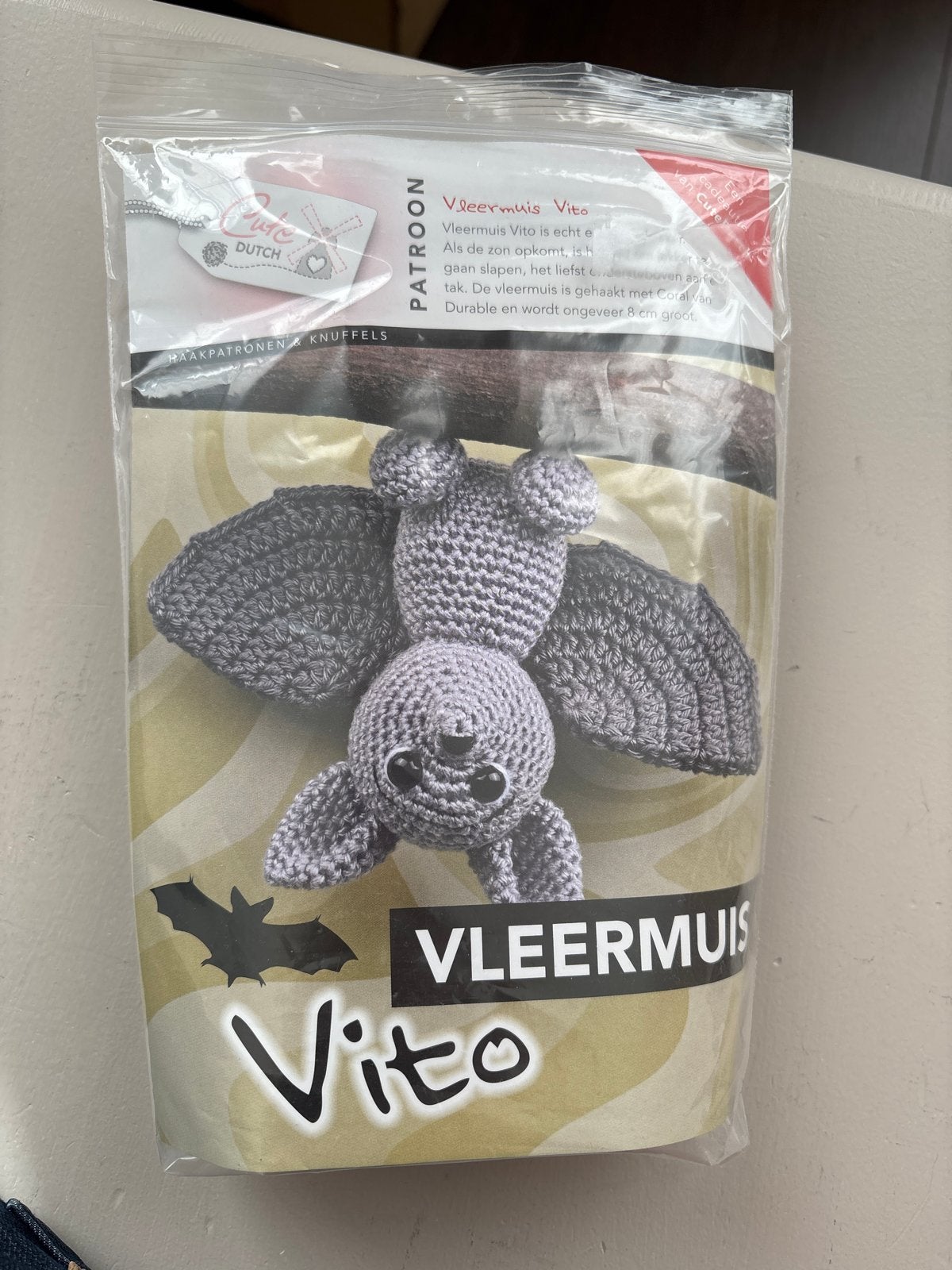Nieuw Haakset compleet Vleermuis Vito - Halloween, Hobby en Vrije tijd, Ophalen of Verzenden, Nieuw, Haken, Overige typen