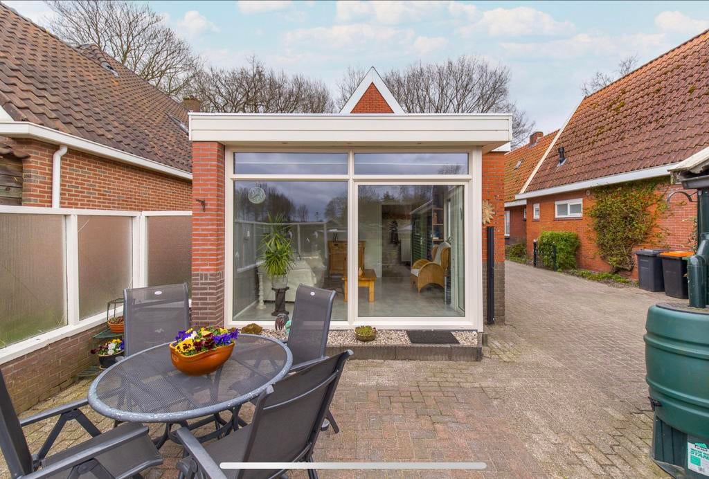 Schuifpui met kiepfunctie - Wit kunststof, inclusief glas, Ophalen, Kunststof, Zo goed als nieuw, Inclusief glas