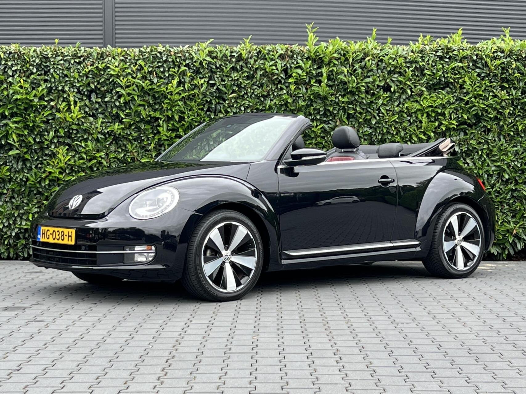 Volkswagen Beetle Cabriolet 1.4 TSI Sport BlueMotion NL AUTO, Gebruikt, 4 stoelen, Zwart, Automatische klimaatregeling