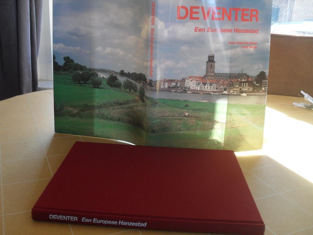 BOEK KARIN HUIJSMAN-VISSER:DEVENTER-EEN EUROPESE HANZESTAD., 20e eeuw of later, Ophalen of Verzenden, Zo goed als nieuw, Karin Huijsman-Visser.