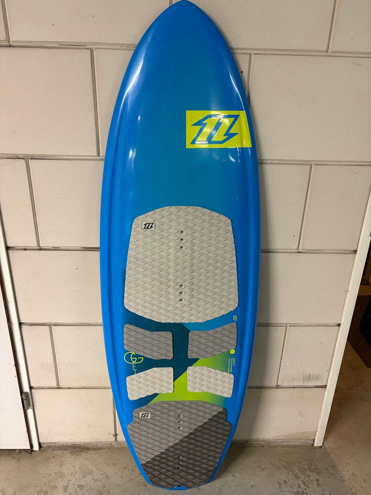 North Nugget directional + boardbag, Watersport en Boten, Directional, Ophalen, Zo goed als nieuw, Kiteboard