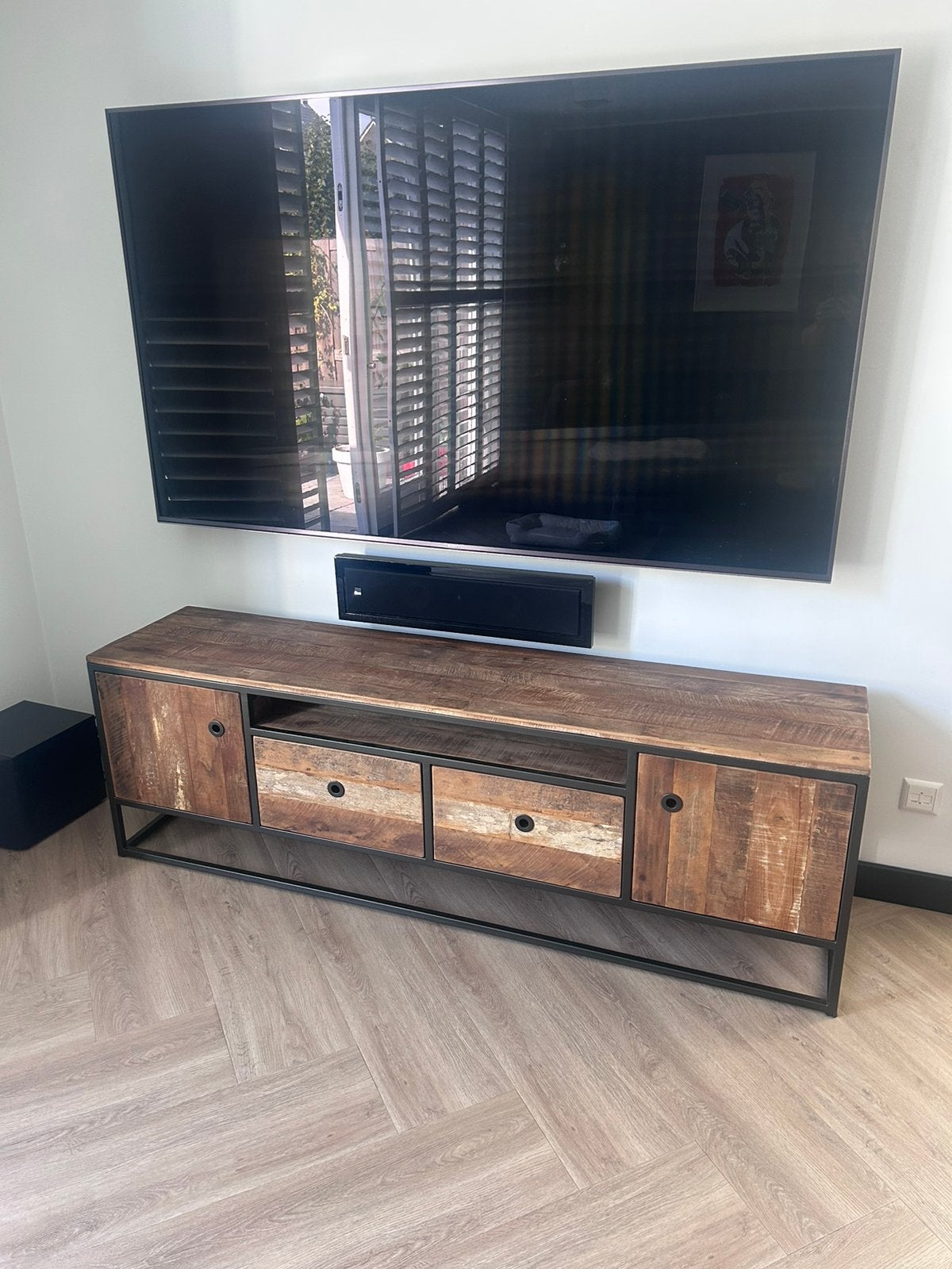 Robuuste tv kast staal en hout, Ophalen, 150 tot 200 cm, Zo goed als nieuw, Minder dan 100 cm