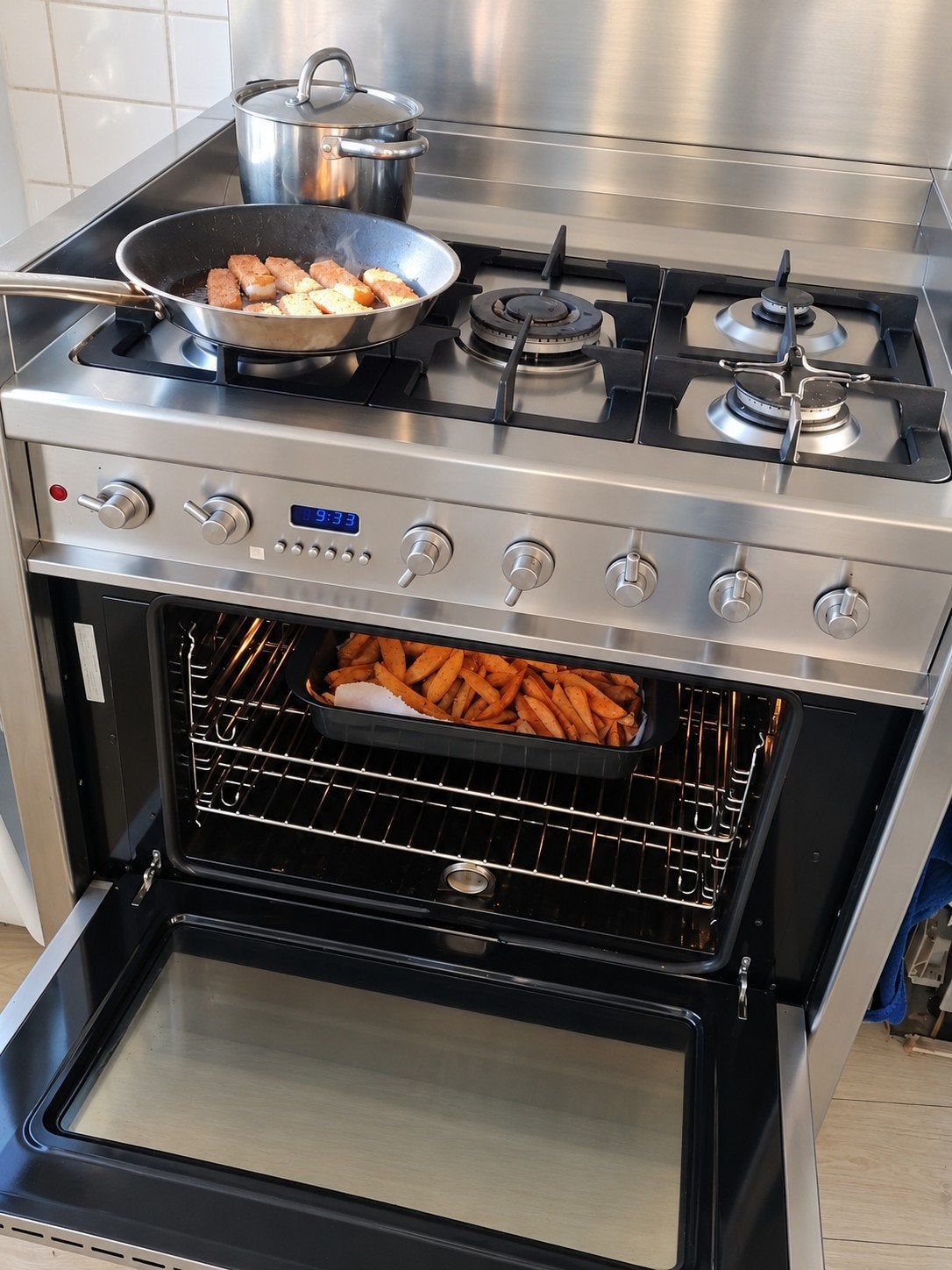 Vrijstaand gasfornuis 90cm met oven - RVS 5pits Bosch, Ophalen, Gebruikt, 60 cm of meer, 4 kookzones