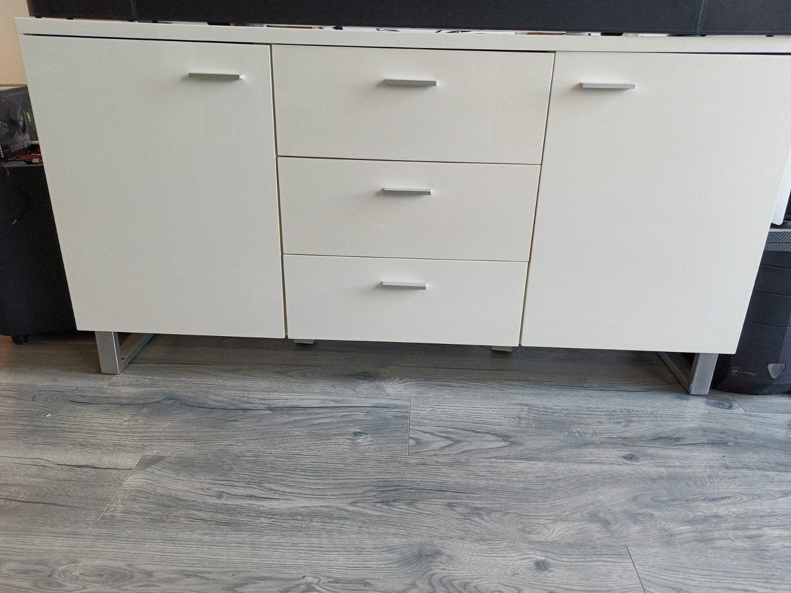 Gratis dressoir/kastje met lichte verkleuring (140x40x73), Ophalen, Gebruikt, 25 tot 50 cm, Met lade(s)