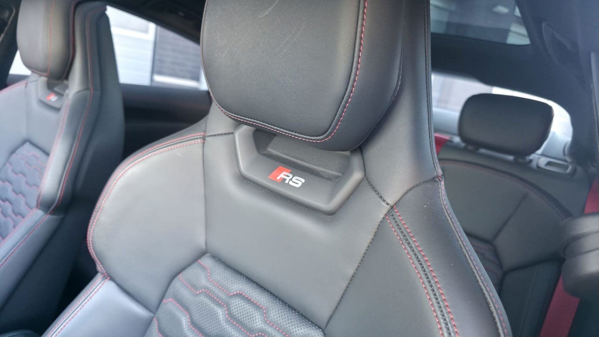 Audi E-tron GT RS 93 kWh | Carbon | B&O 3D | Massage | SOH 9, Auto's, Automaat, Dealer onderhouden, Gebruikt, Zwart