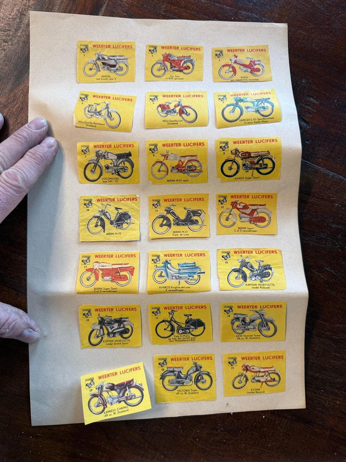 Weerter Vlinder  Lucifers bromfiets/motorfiets stickers, Verzamelen, Ophalen of Verzenden, Zo goed als nieuw, Auto of Motor