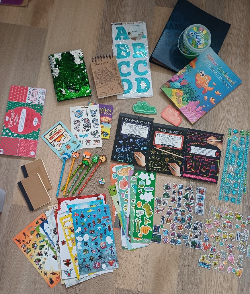 Grote set knutselspullen, NIEUW & licht gebruikt. Alles=€4,-, Hobby en Vrije tijd, Ophalen of Verzenden, Zo goed als nieuw