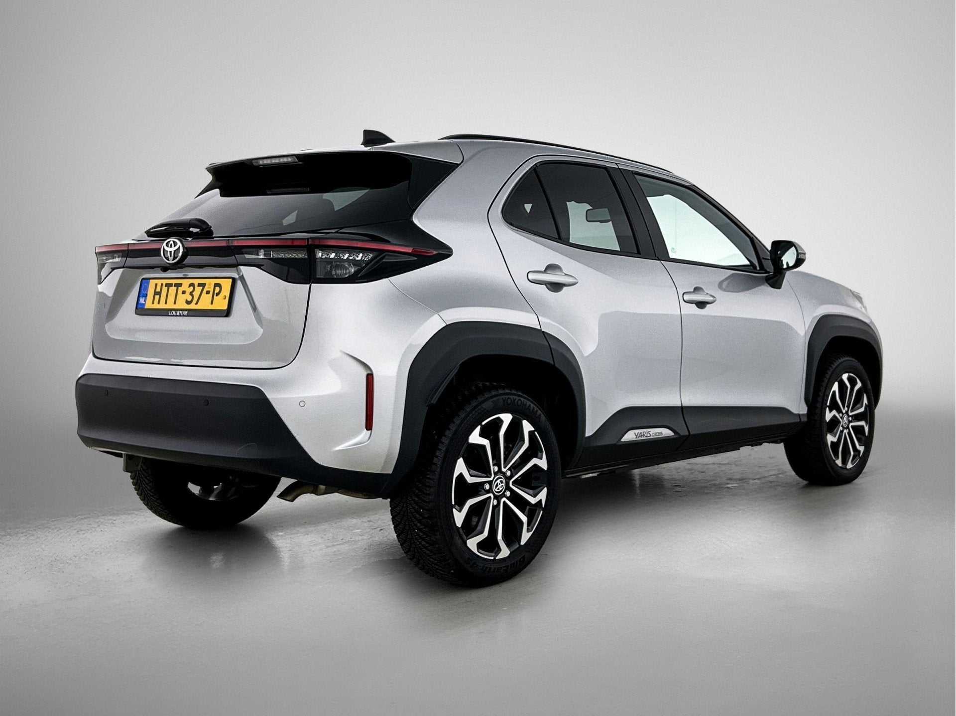 Toyota Yaris Cross 1.5 Hybrid 115 Dynamic | Voorruit-Stuur-S, 12 maanden, Stof, Gebruikt, 116 pk