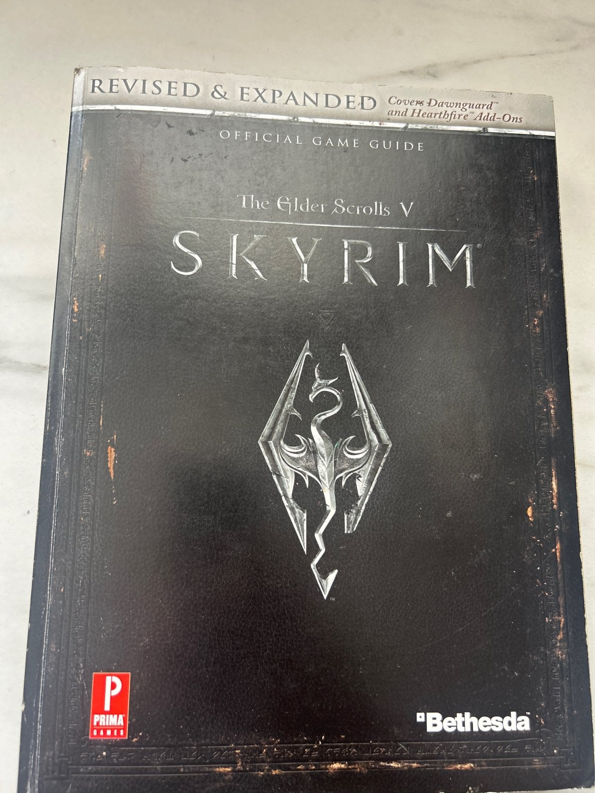 Elderscrolls online skyrim guide incl mega poster ongebruikt, Boeken, Ophalen of Verzenden, Beta, Zo goed als nieuw, WO