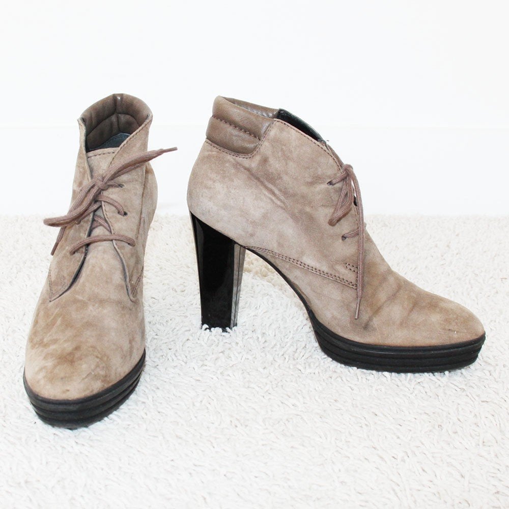 Schitterende Suede Hogan Enkellaarsjes -31 (Maat 40) € 55,-, Beige, Lage of Enkellaarzen, Ophalen of Verzenden, Hogan
