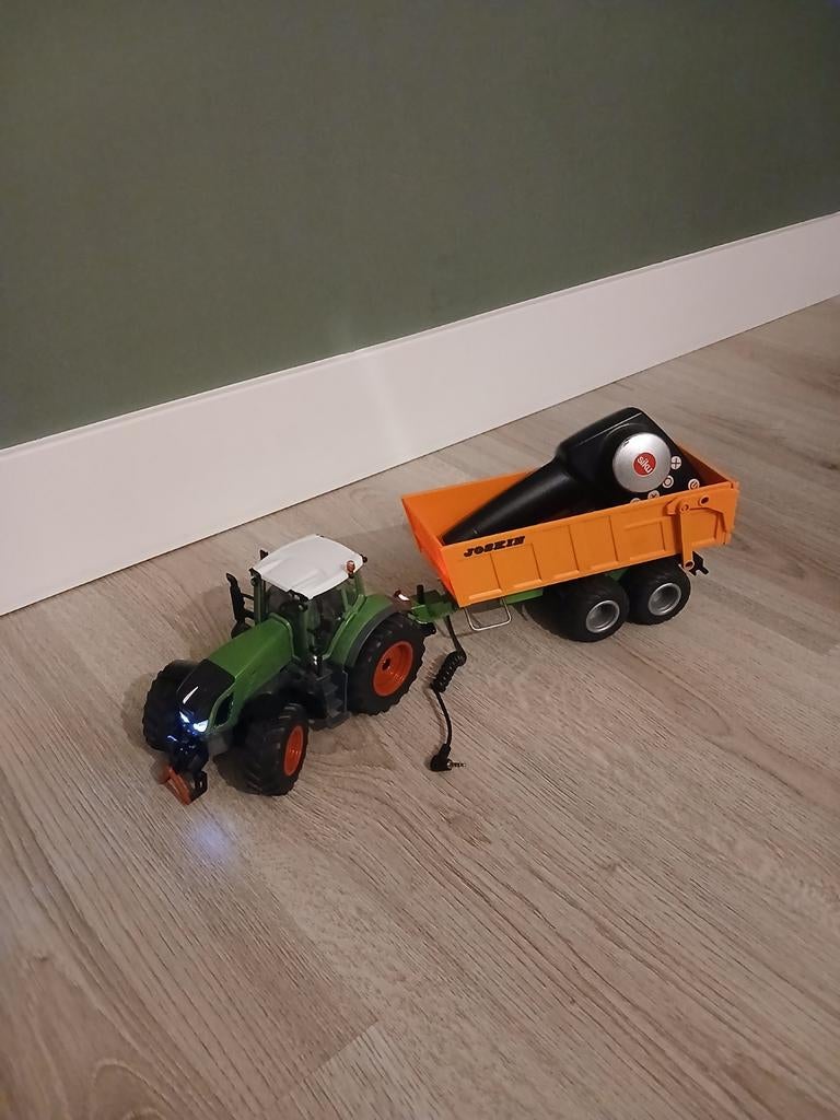 Mooie bestuurbare siku fendt, Hobby en Vrije tijd, Ophalen of Verzenden, Tractor of Landbouw, SIKU