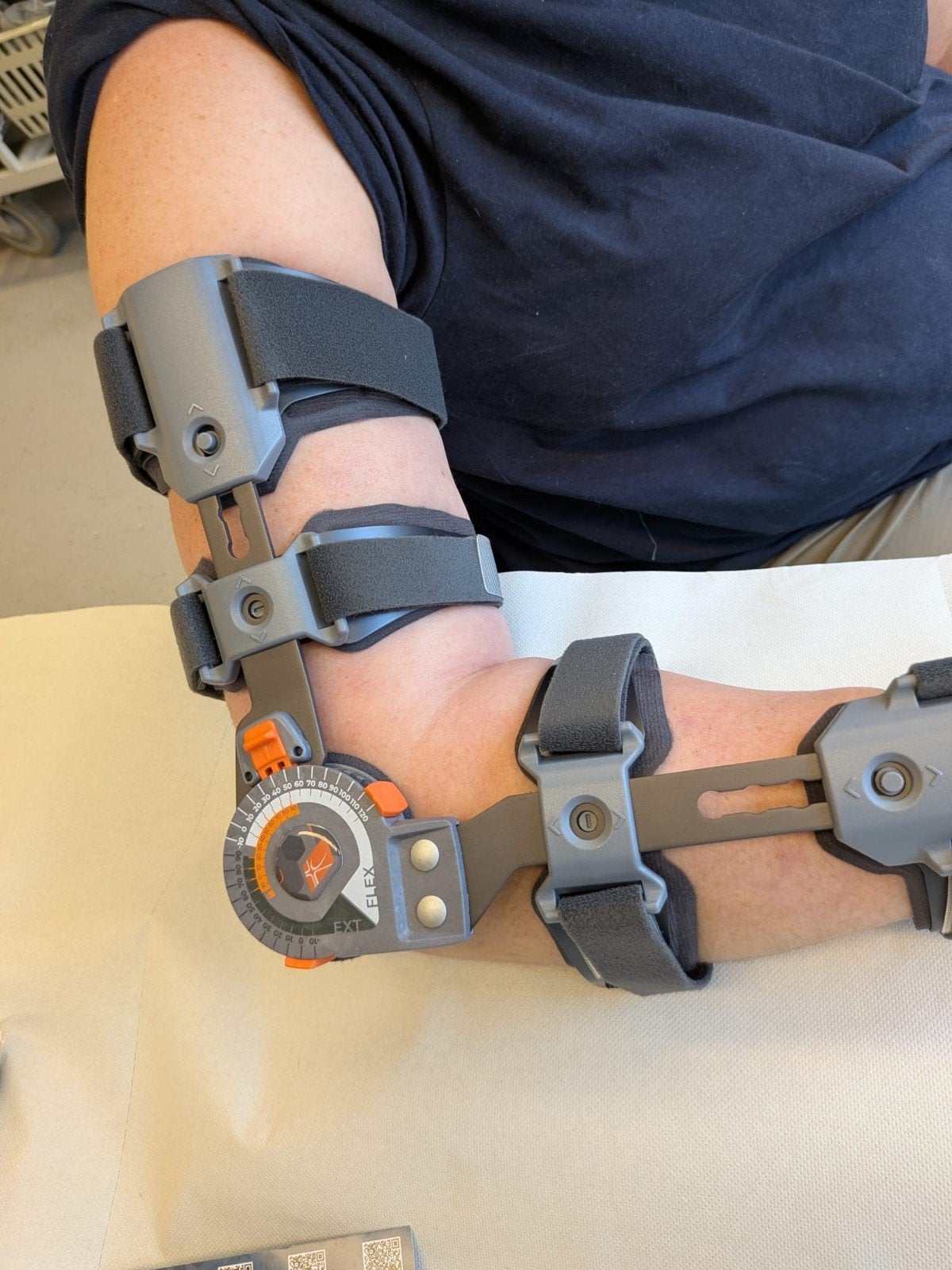 Ro+ten elleboog Scharnierbrace met nieuwe sling, Ophalen of Verzenden, Gebruikt