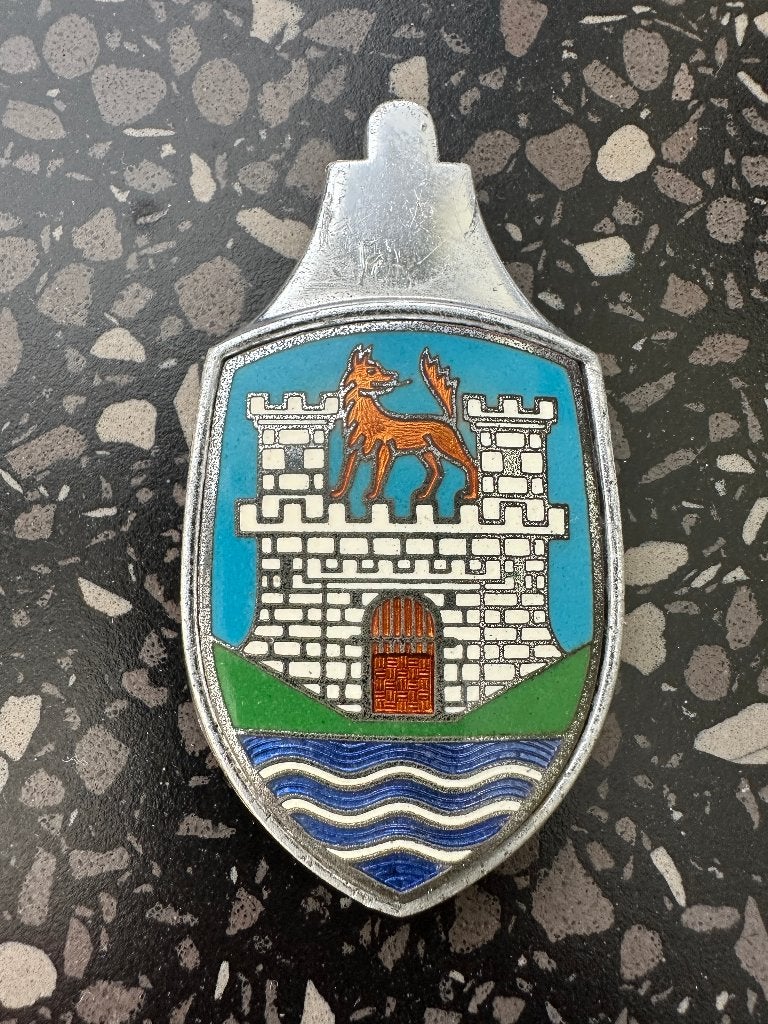 Volkswagen VW Kever Wolfsburg blauw badge embleem. Oldtimer., Ophalen of Verzenden, Gebruikt, Overige typen