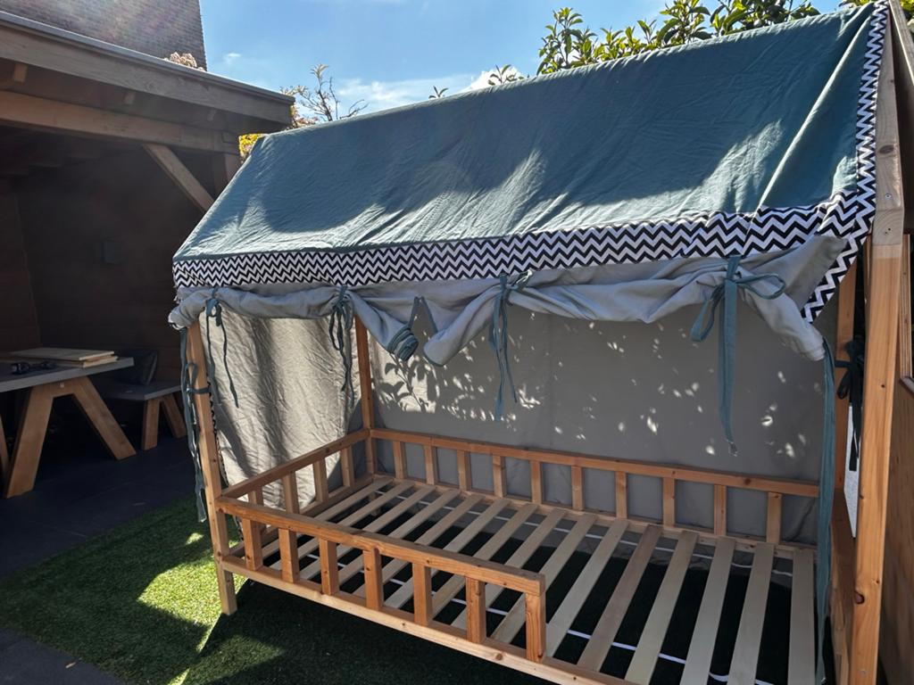 Bedhuisje met gordijn/doek/hut - Alles mogelijk!, Ophalen, 85 tot 100 cm, Zo goed als nieuw, Lattenbodem