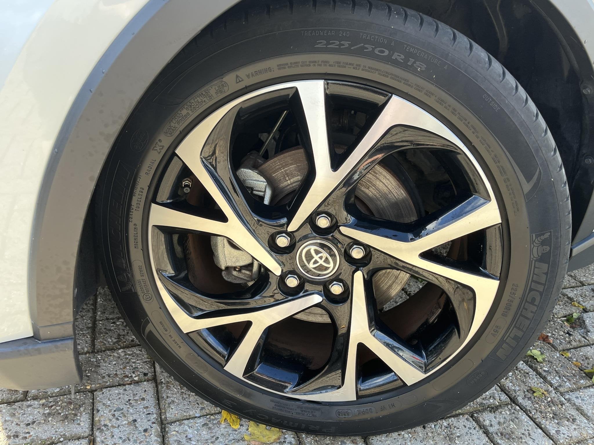 Toyota C-HR 1.8 Hybrid Dynamic / parelmoer kleur / 26.000 km, Auto's, Stof, Euro 6, 4 cilinders, Origineel Nederlands
