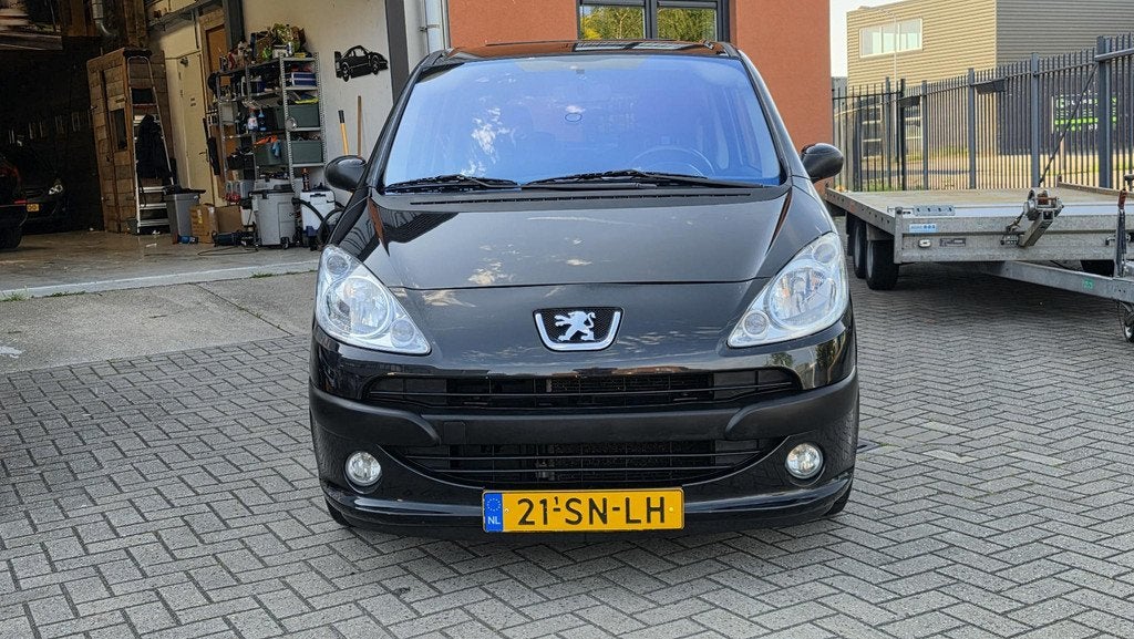 Peugeot 1007 1.4 Gentry Goed werkende airco Nette Auto!, Auto's, Peugeot, Voorwielaandrijving, Stof, 4 cilinders, 4 stoelen