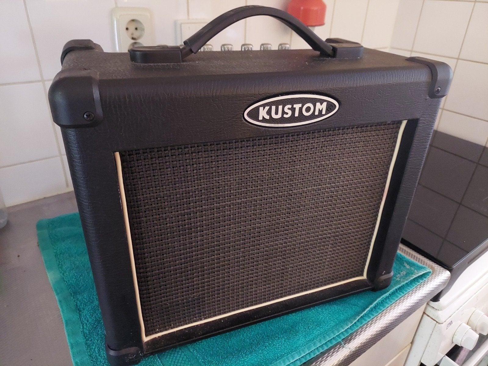 Kustom Arrow 16R Gitaarversterker met Reverb, Muziek en Instrumenten, Versterkers | Bas en Gitaar, Ophalen, Gebruikt, Gitaar, Minder dan 50 watt