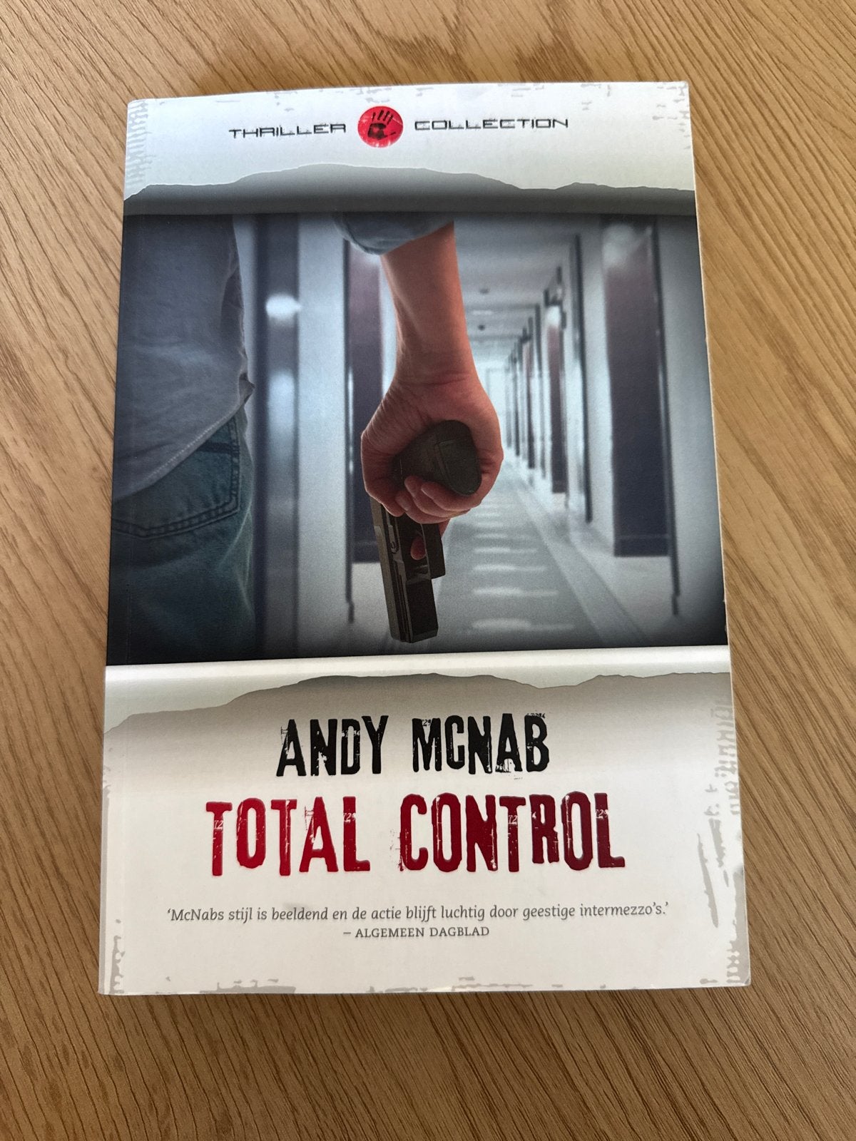 Total Control - Andy McNab (Thriller Collection), Boeken, Thrillers, Gelezen, Europa overig, Ophalen of Verzenden