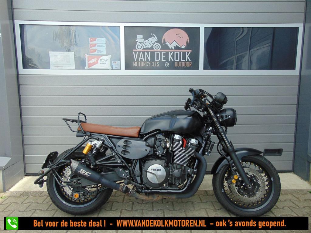 YAMAHA XJR 1300 RACER (bj 2018) CUSTOM BUILD - KINEO/LAGE KM, Motoren, 4 cilinders, Bedrijf, Onbekend, Meer dan 35 kW