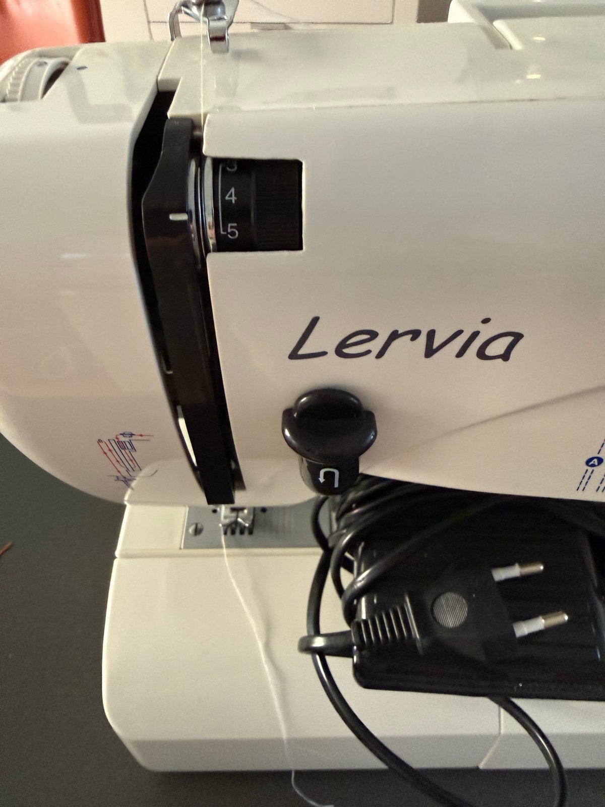 Lervia Naaimachine KH4000, Ophalen, Gebruikt, Naaimachine, Overige merken