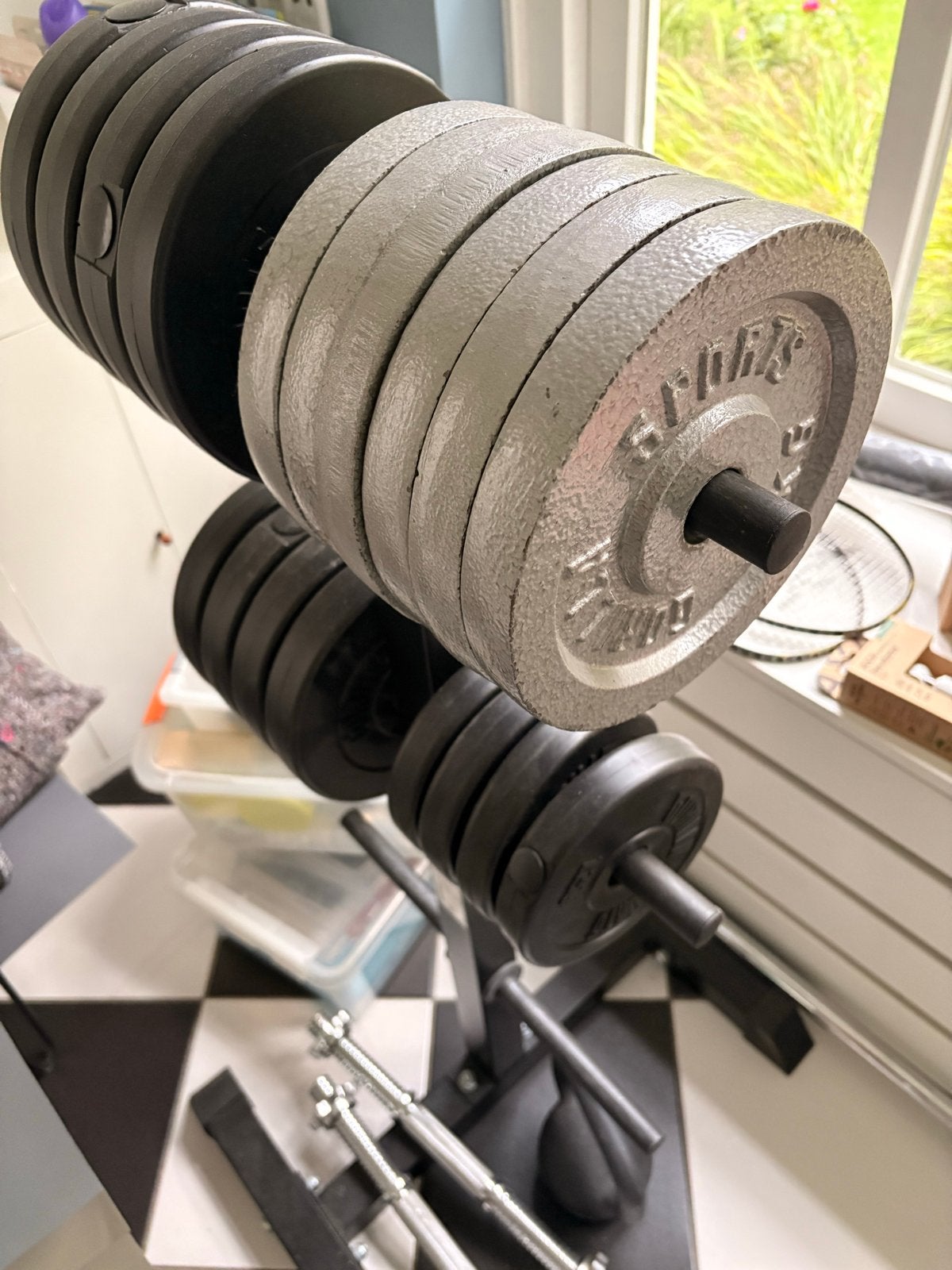 Gewichtenrek met schijven: 6x5kg, 8x2.5kg, 4x1.25kg, Sport en Fitness, Ophalen of Verzenden, Gebruikt, Armen, Halterset