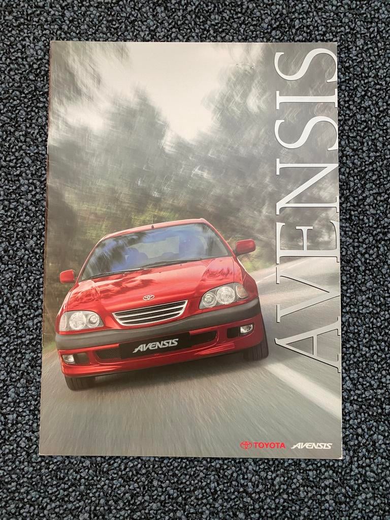 Toyota Avensis autofolder (oktober 1997), Ophalen of Verzenden, Zo goed als nieuw, Toyota