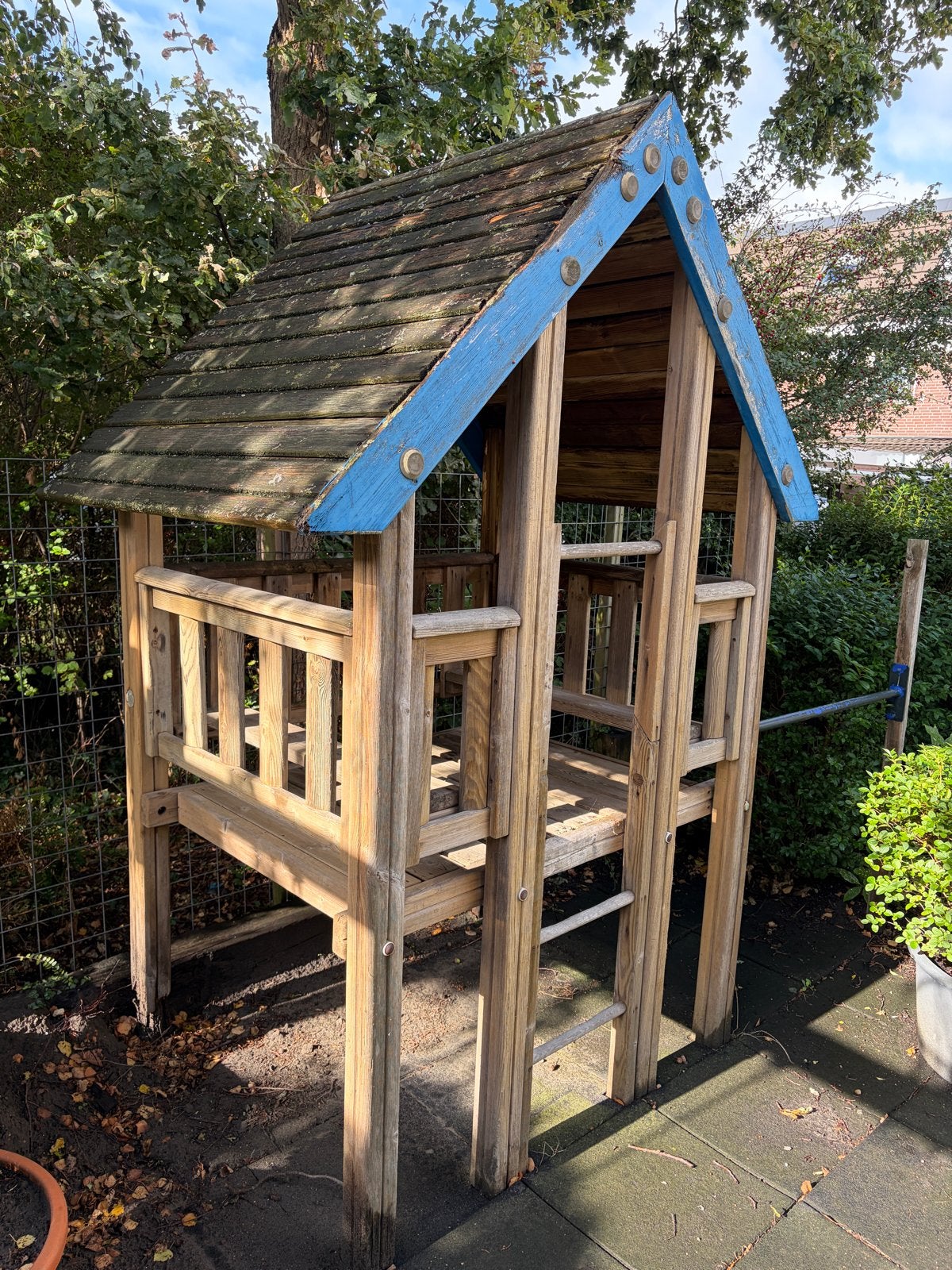 Houten speelhuisje inclusief rubberen tegels, Ophalen, Gebruikt, Hout
