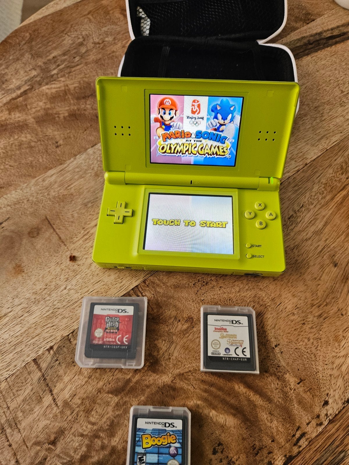 Groene Nintendo DS Lite inclusief 4 leuke spellen Mario, 1 speler, Verzenden, Avontuur en Actie, Vanaf 3 jaar