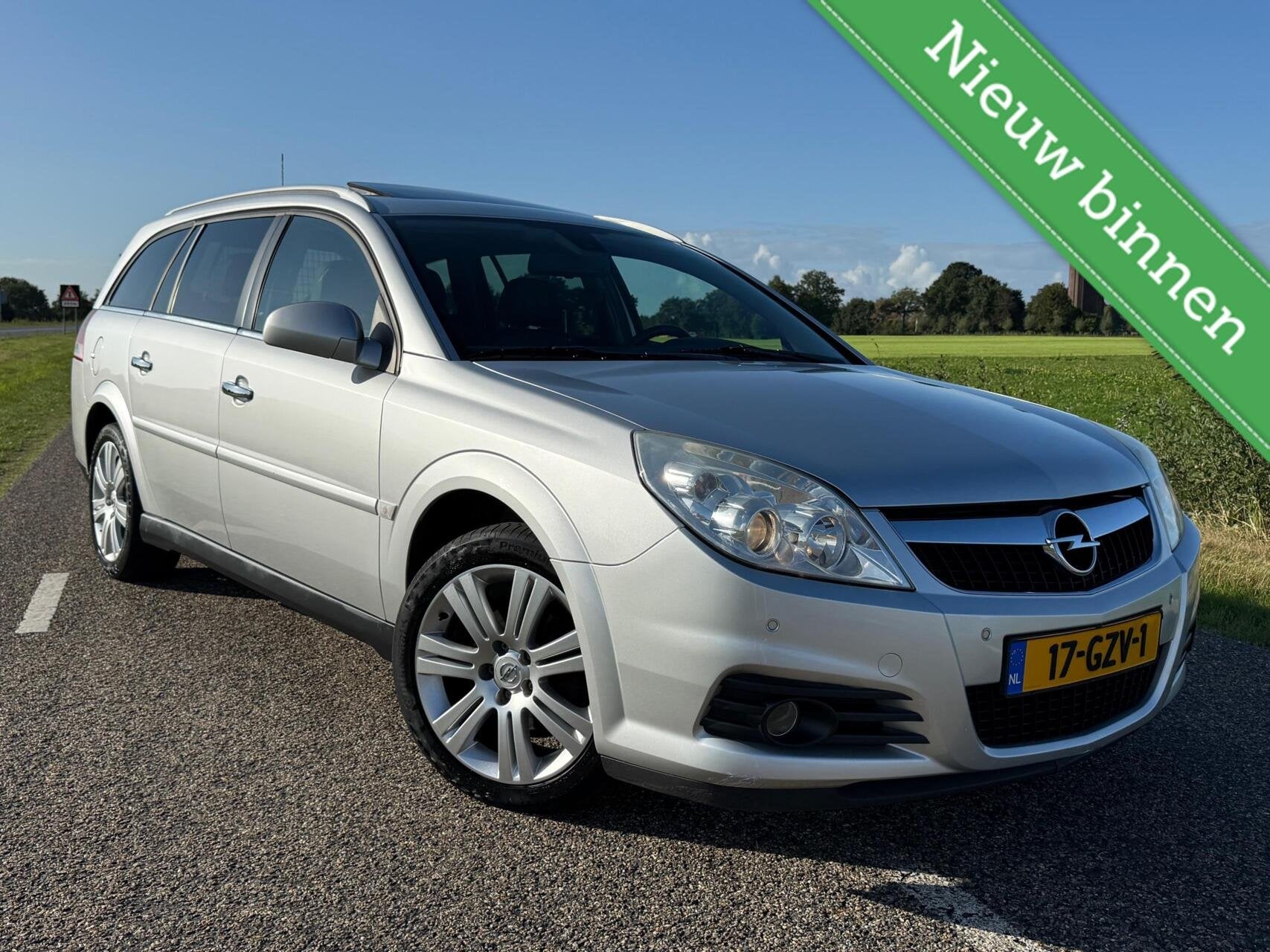 Opel Vectra Wagon 1.8 16v Executive 140pk | Full Options, Auto's, Dealer onderhouden, Gebruikt, Zwart, 4 cilinders