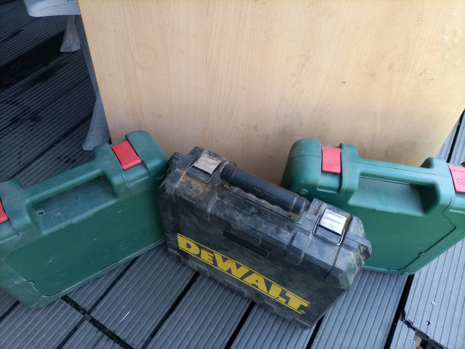 Lege gereedschapskoffers, Ophalen