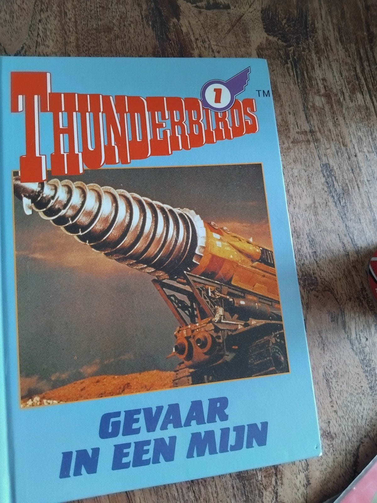 Thunderbirds: Gevaar in een Mijn - Stripboek, Eén stripboek, Ophalen of Verzenden, Gelezen, Martin Scherstra (Nederlandse bewerking)