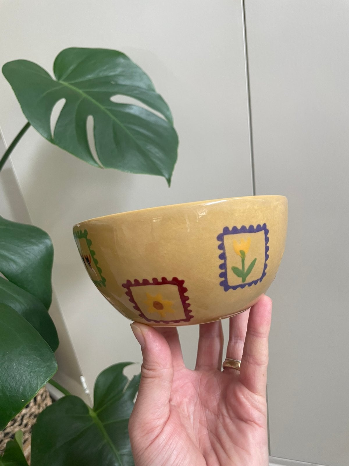 Hand painted ceramic cereal bowl, Gebruikt, Keramiek, Ophalen of Verzenden, Schaal of Schalen