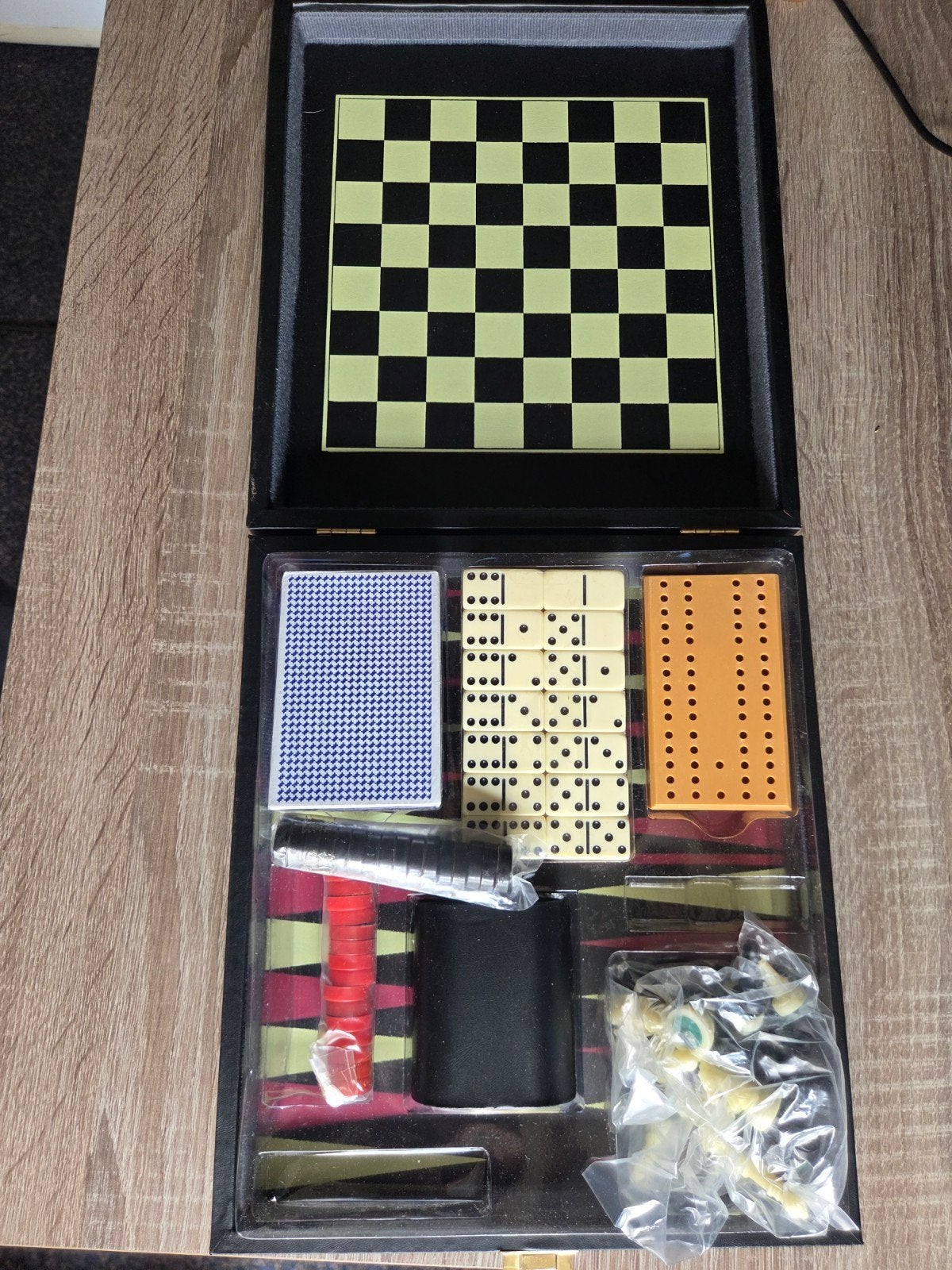 Diverse oude bordspellen: schaken, dammen, 4 op een rij, Een of twee spelers, Ophalen of Verzenden, Gebruikt