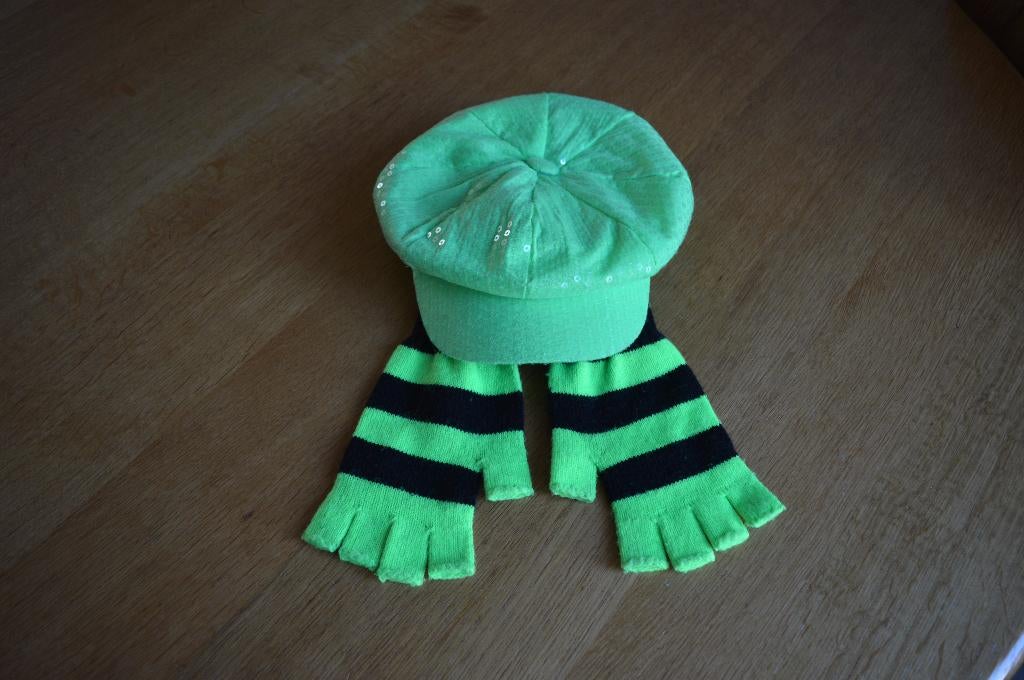 Carnaval pet en handschoenen groen, Ophalen of Verzenden, Zo goed als nieuw, 170 of groter, Jongen of Meisje