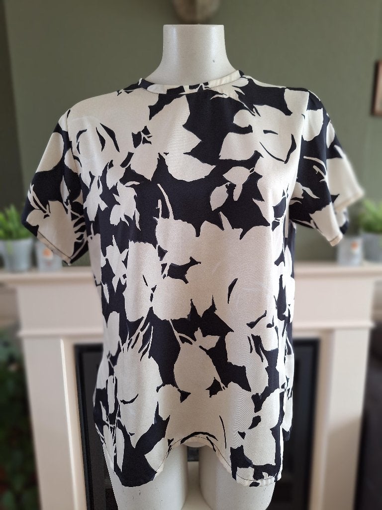 Seventy mooie crème zwarte top IT 42 NL 38, Kleding | Dames, Maat 38/40 (M), Verzenden, Zwart, Zo goed als nieuw