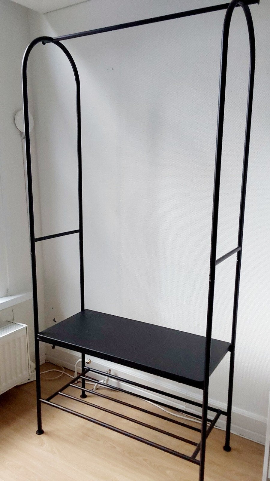 Mooi zwart IKEA rek met hangruimte en schoenenrek, Ophalen, Modern, Industrieel, Met plank(en), 50 tot 100 cm