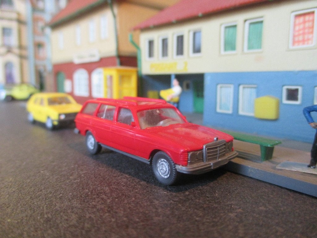 Mercedes Benz S123 250T Wiking Rood 200 230 240 300D, Ophalen of Verzenden, Zo goed als nieuw, Auto, Wiking