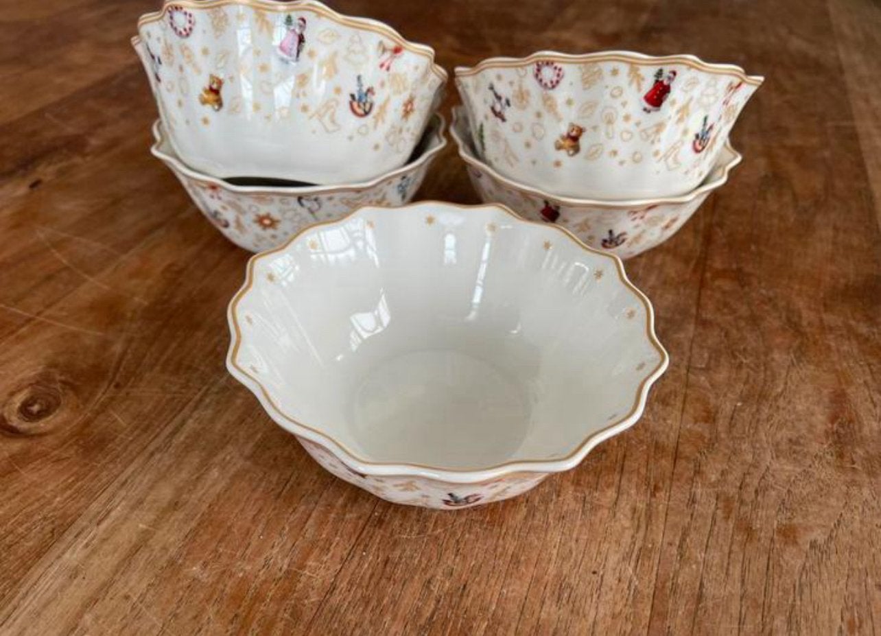 Villeroy & boch Toy's Delight jubileumseditie kerst kom 15cm, Ophalen of Verzenden, Zo goed als nieuw, Kom(men), Overige stijlen
