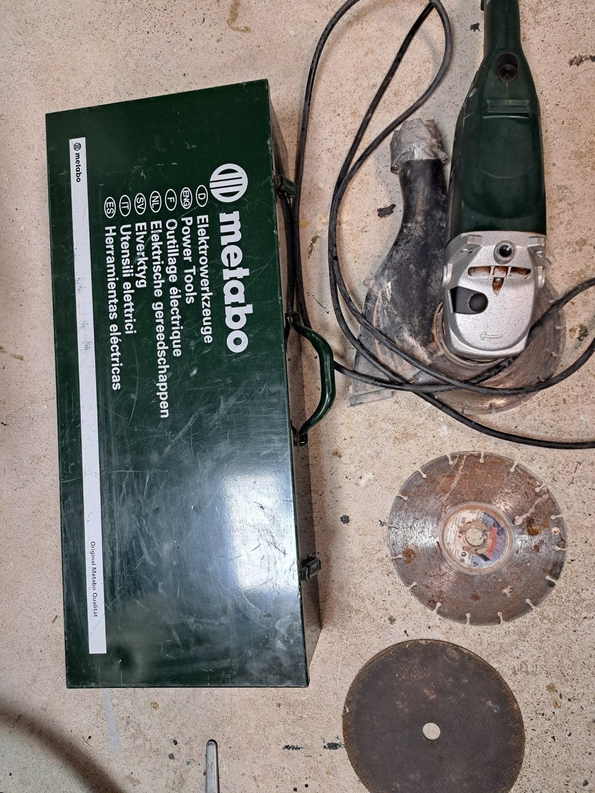 Metabo W 21-230 Haakse Slijper met Koffer en Schijven, Ophalen of Verzenden, Gebruikt, 1000 watt of meer, Haakse handslijpmachine