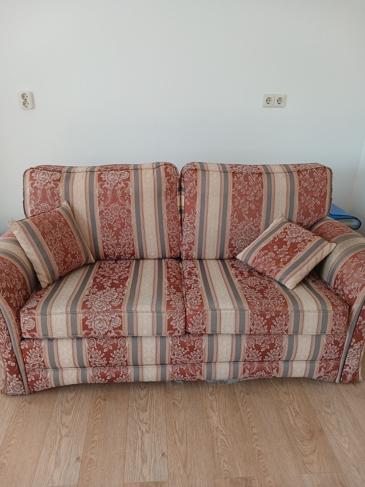Comfortabele 2-zits bank met bloemenprint, Huis en Inrichting, Ophalen, Klassiek, Bloemenprint, Gebruikt, Tweepersoons
