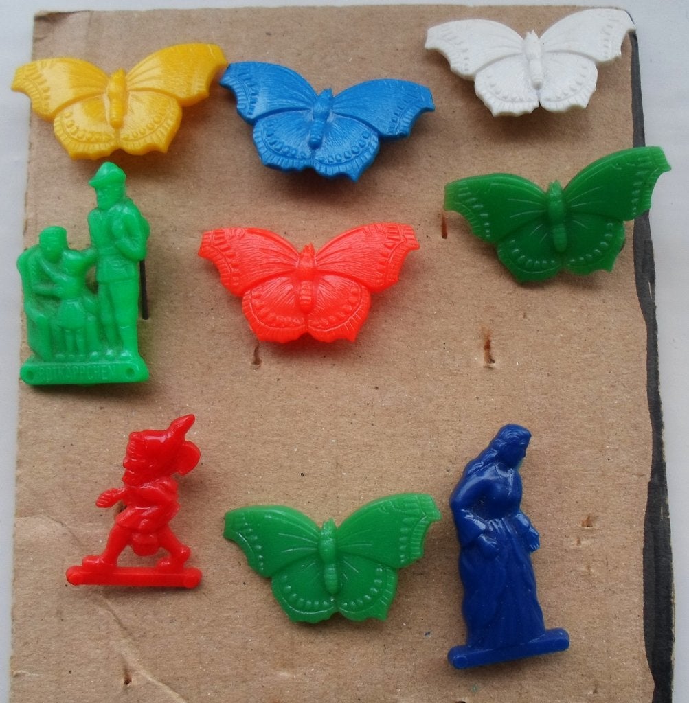 Plastic Speldjes Jaren '60. 2 euro per stuk, Verzamelen, Speldjes, Pins en Buttons, Ophalen of Verzenden, Gebruikt, Overige onderwerpen