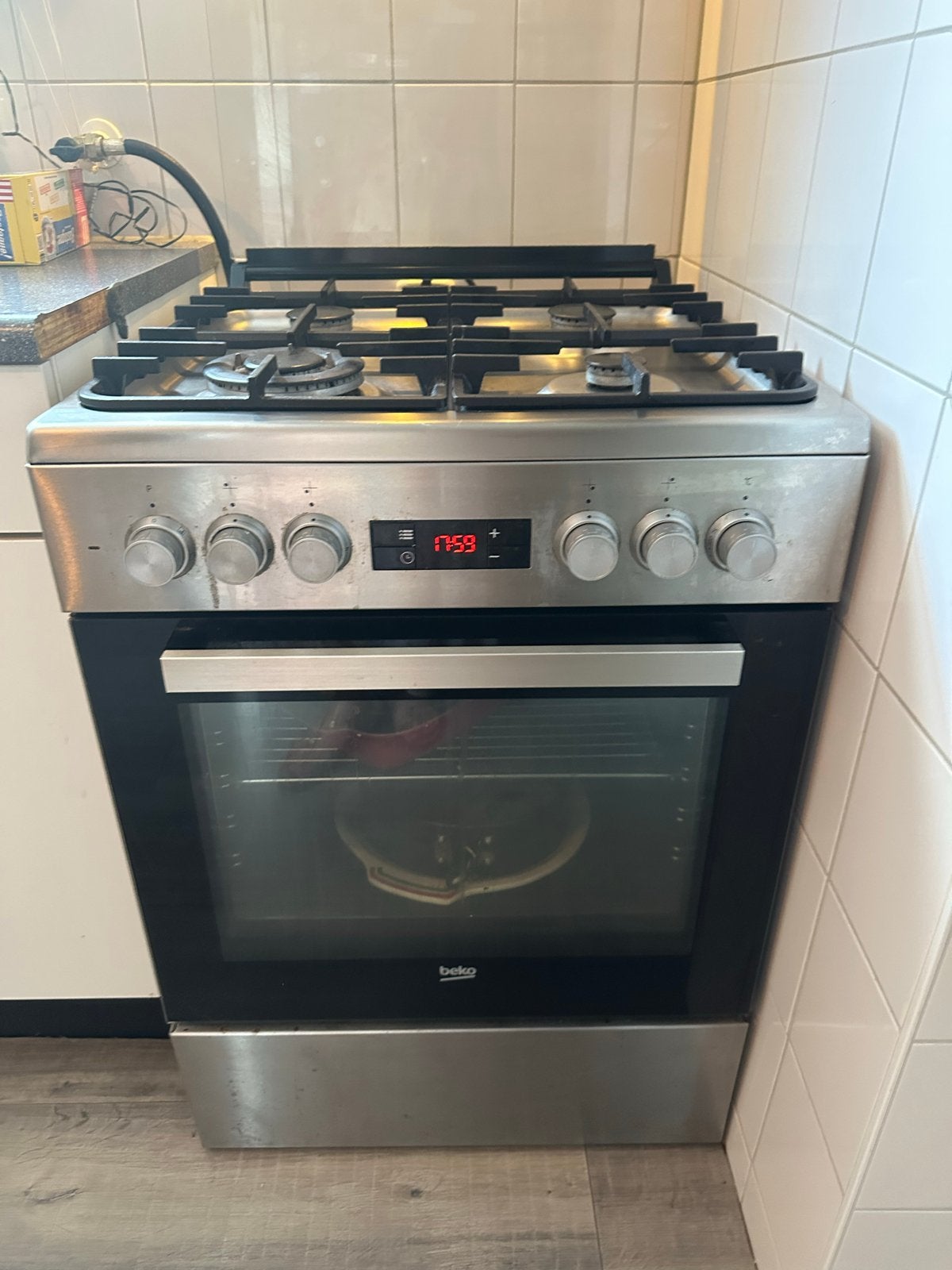Beko gasfornuis met oven - Goed onderhouden, Witgoed en Apparatuur, Fornuizen, Ophalen, Gebruikt, 60 cm of meer, 4 kookzones