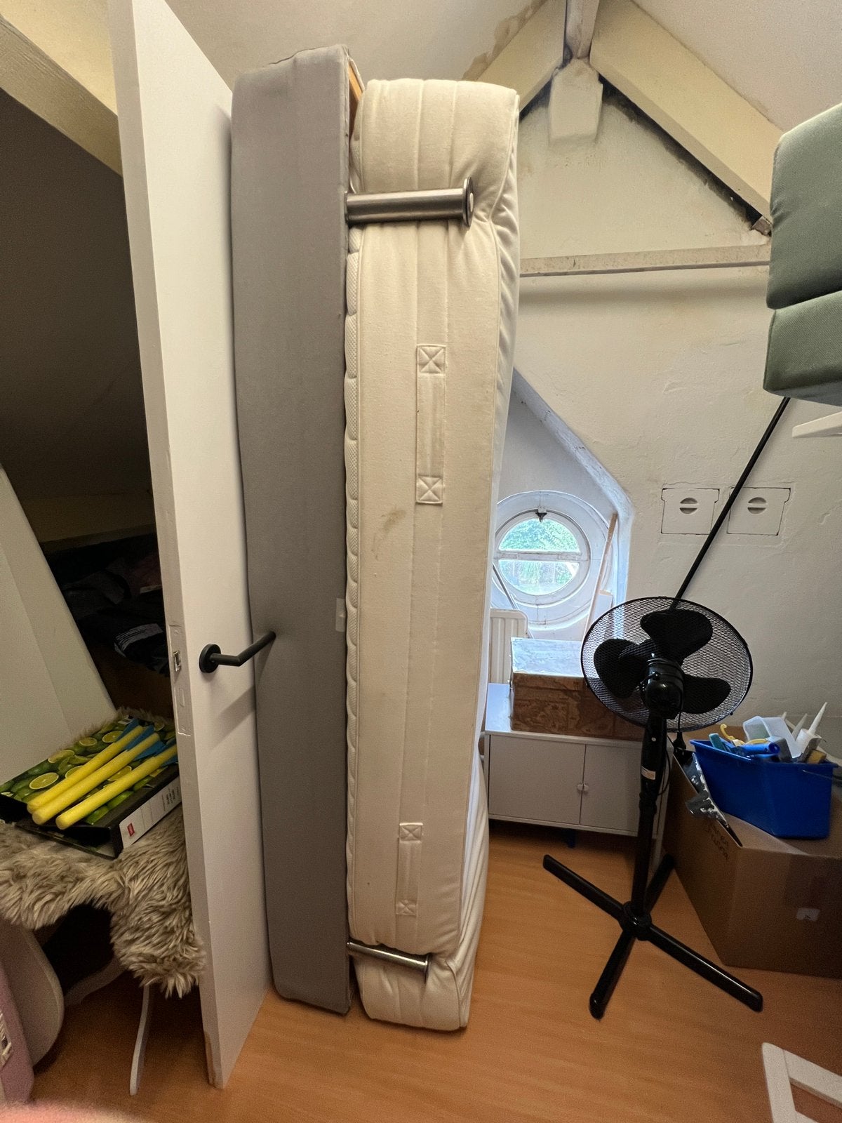 Eenpersoons boxspring gratis af te halen, Huis en Inrichting, Ophalen, Gebruikt, 90 cm, Eenpersoons