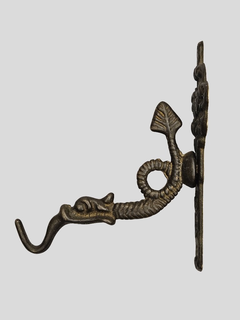 Kapstok /muurhaak met mythologische zeedraak of vis (Lot 9), Huis en Inrichting, Wandkapstok, Gebruikt, Ophalen of Verzenden, Minder dan 100 cm